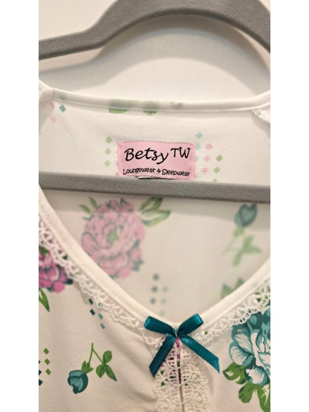 Betsy TW Floral Nightgown White Pink & Blue Flowers Lace Trim Short Sleeves - Picture 2 of 6
